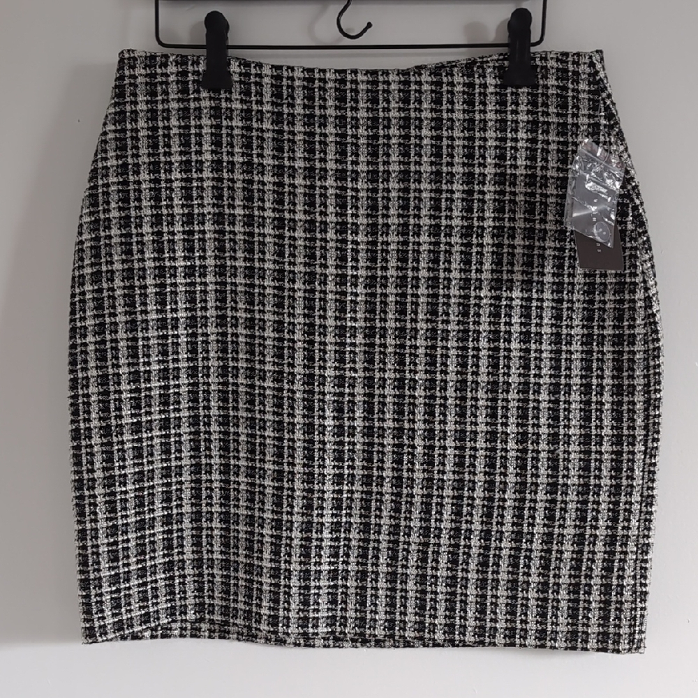Suzy Shier Monochrome Tweed Pencil Skirt